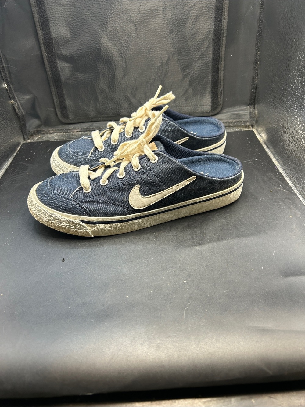 Nike Kids Navy Canvas Slip-On Mule Sneakers with Cream Accents